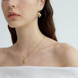 Emery Metal Necklace & Sweet Peach Heart Earrings