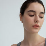 Déja high-grade silver matte C-shaped fashionable earrings